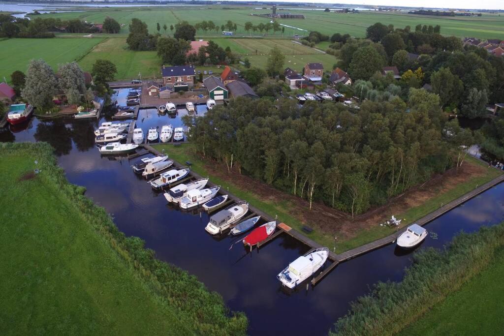 Boat Allemansfreon - Kamperen Op Het Water - Niet Om Mee Te Varen - Read Host Profile-Lees Hostprofiel Jutrijp Εξωτερικό φωτογραφία
