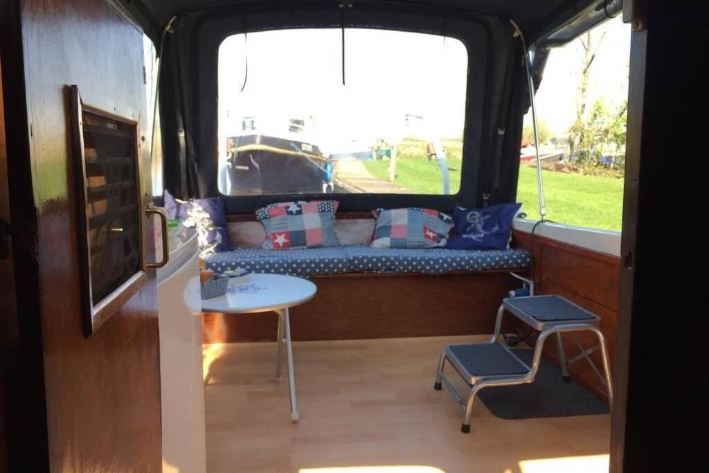 Boat Allemansfreon - Kamperen Op Het Water - Niet Om Mee Te Varen - Read Host Profile-Lees Hostprofiel Jutrijp Εξωτερικό φωτογραφία