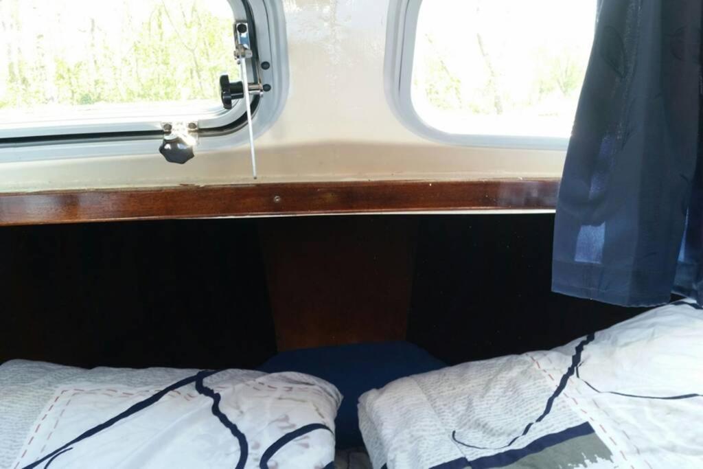 Boat Allemansfreon - Kamperen Op Het Water - Niet Om Mee Te Varen - Read Host Profile-Lees Hostprofiel Jutrijp Εξωτερικό φωτογραφία