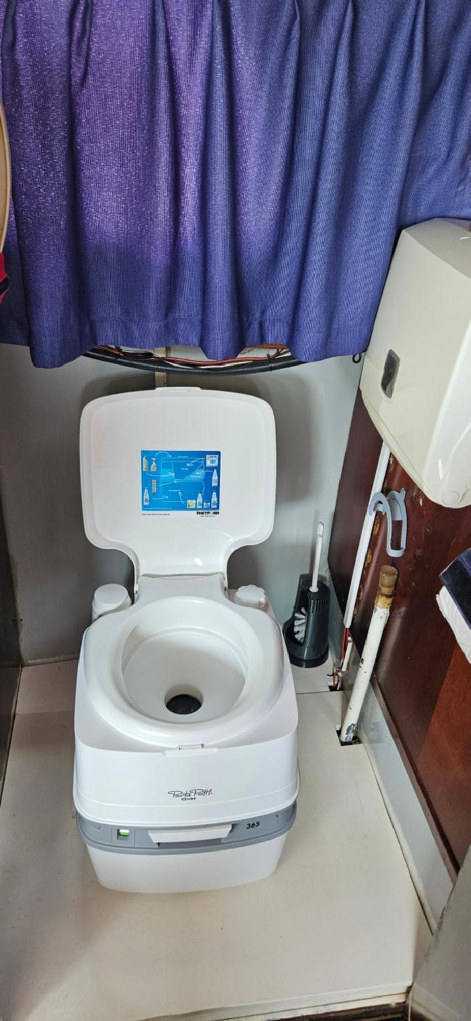 Boat Allemansfreon - Kamperen Op Het Water - Niet Om Mee Te Varen - Read Host Profile-Lees Hostprofiel Jutrijp Εξωτερικό φωτογραφία