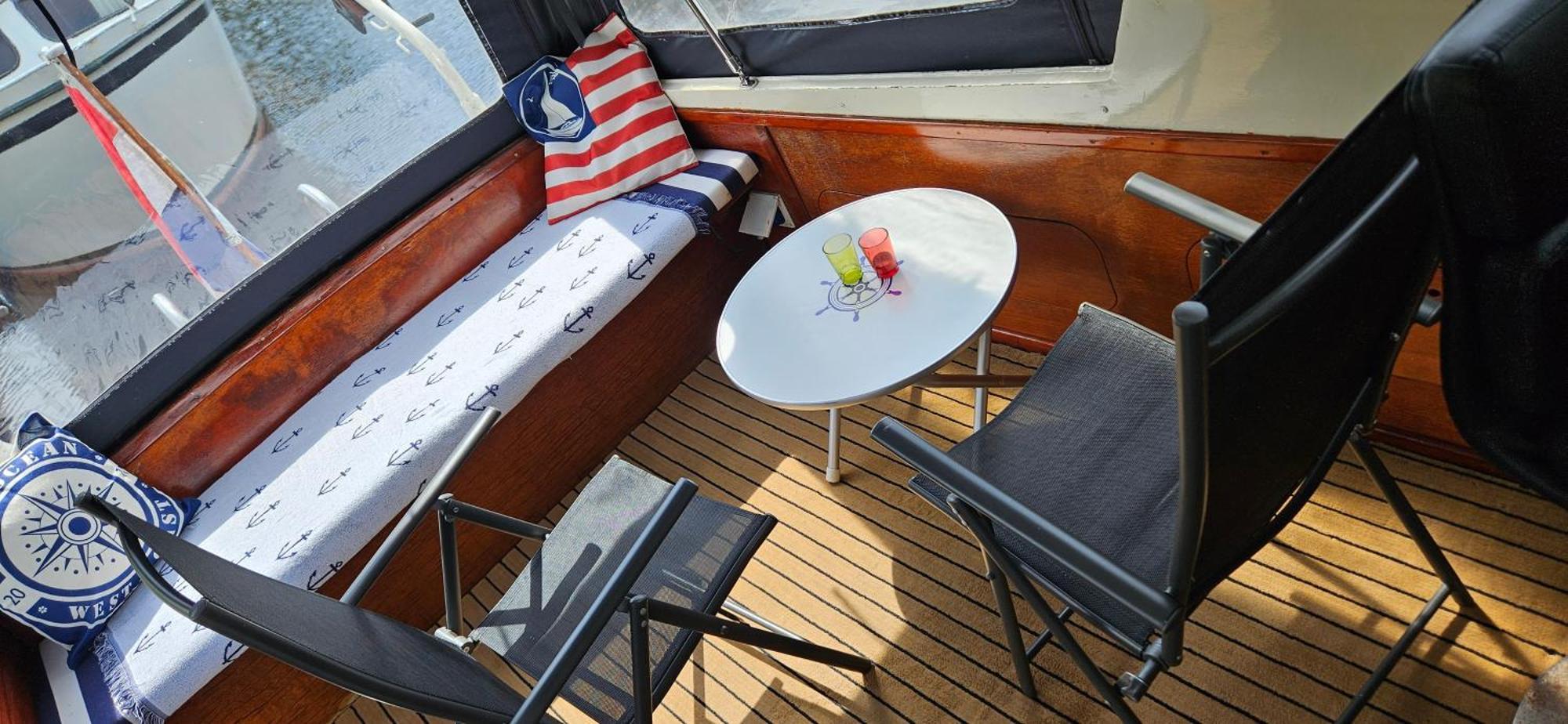 Boat Allemansfreon - Kamperen Op Het Water - Niet Om Mee Te Varen - Read Host Profile-Lees Hostprofiel Jutrijp Εξωτερικό φωτογραφία